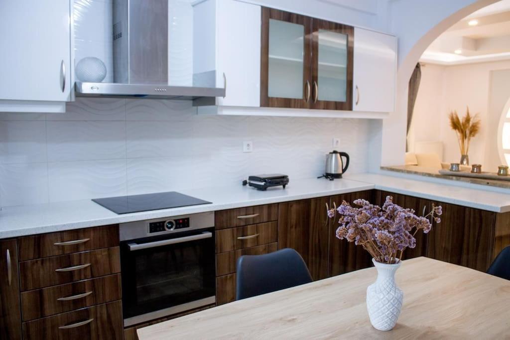 Spacious Apartment In The Heart Of Pythagorion Exterior foto